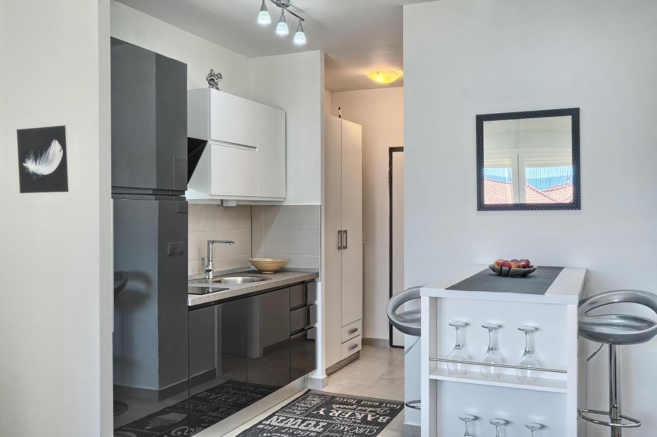 Modern Apartments With Sea View 150 Meters To Beach Каштела Экстерьер фото