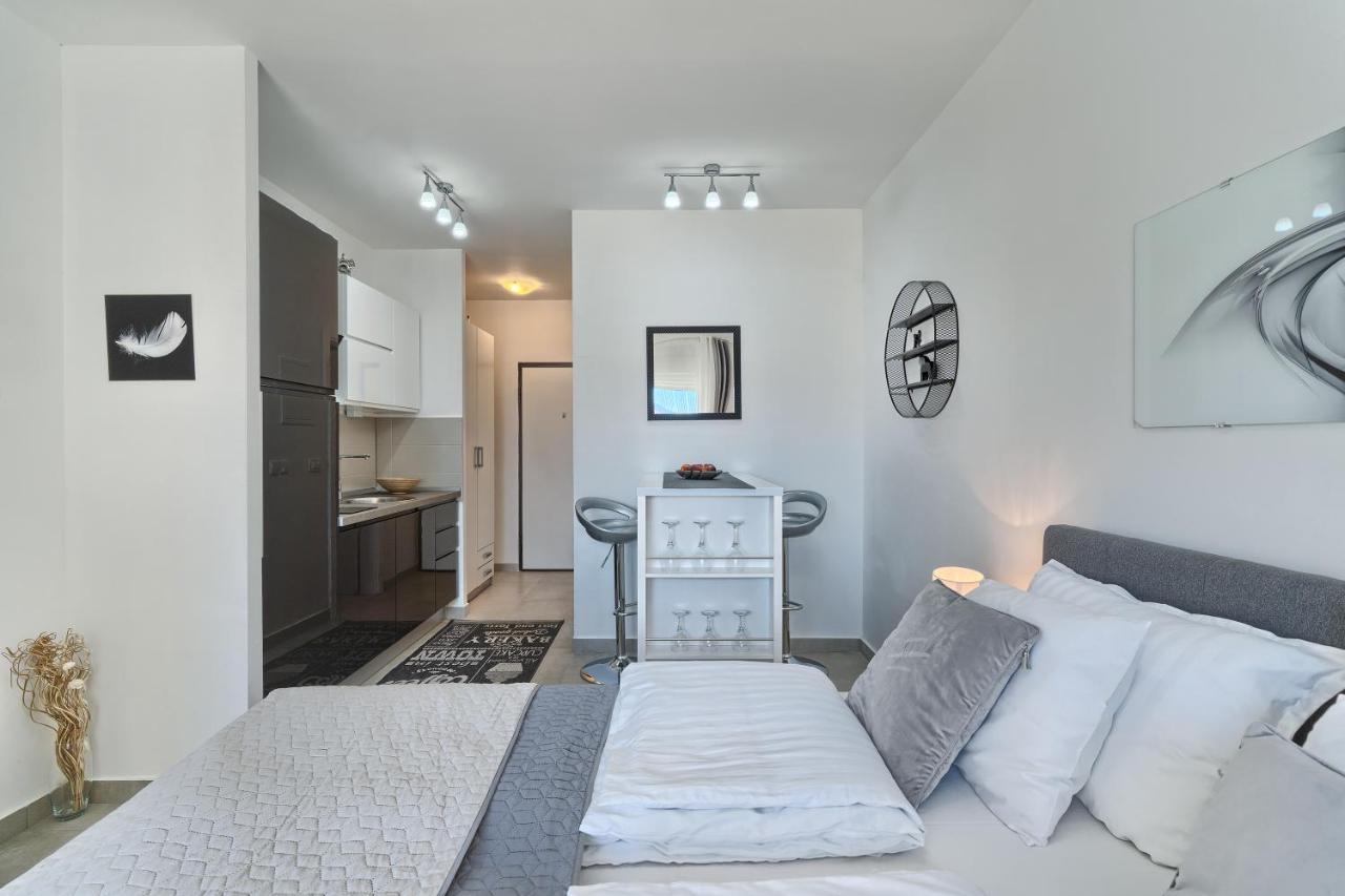 Modern Apartments With Sea View 150 Meters To Beach Каштела Экстерьер фото