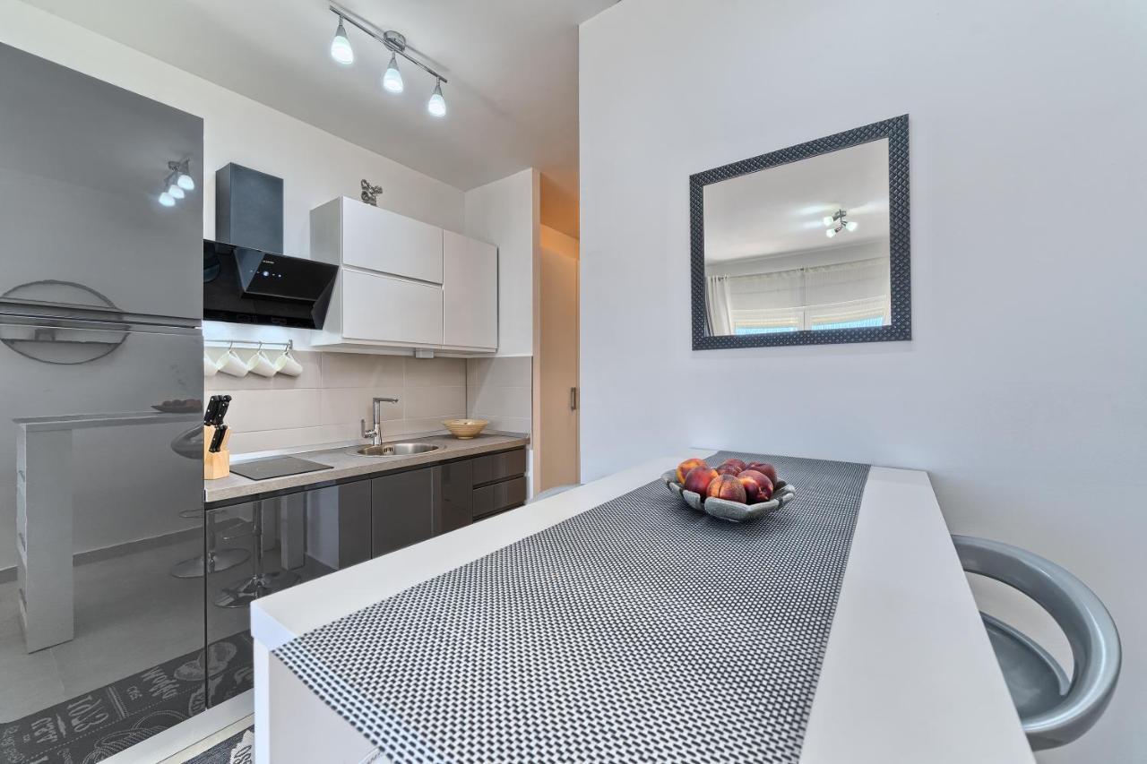 Modern Apartments With Sea View 150 Meters To Beach Каштела Экстерьер фото