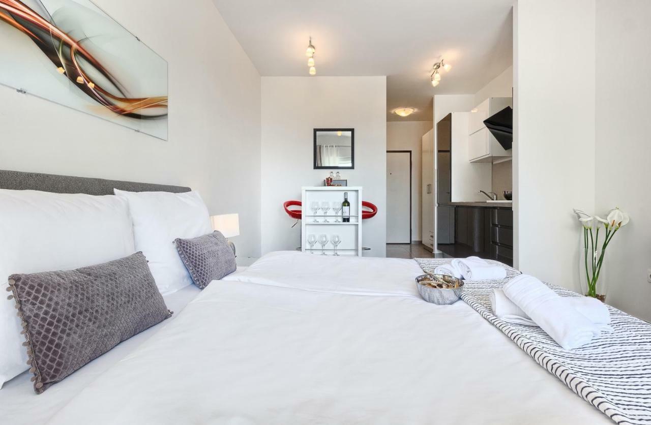Modern Apartments With Sea View 150 Meters To Beach Каштела Экстерьер фото