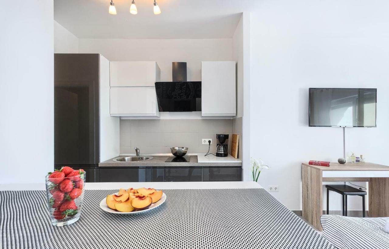 Modern Apartments With Sea View 150 Meters To Beach Каштела Экстерьер фото