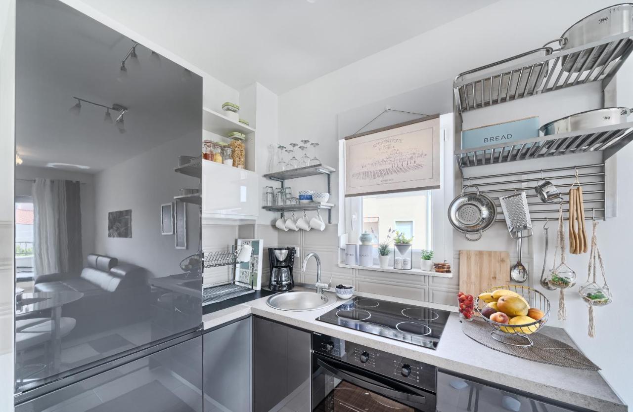 Modern Apartments With Sea View 150 Meters To Beach Каштела Экстерьер фото