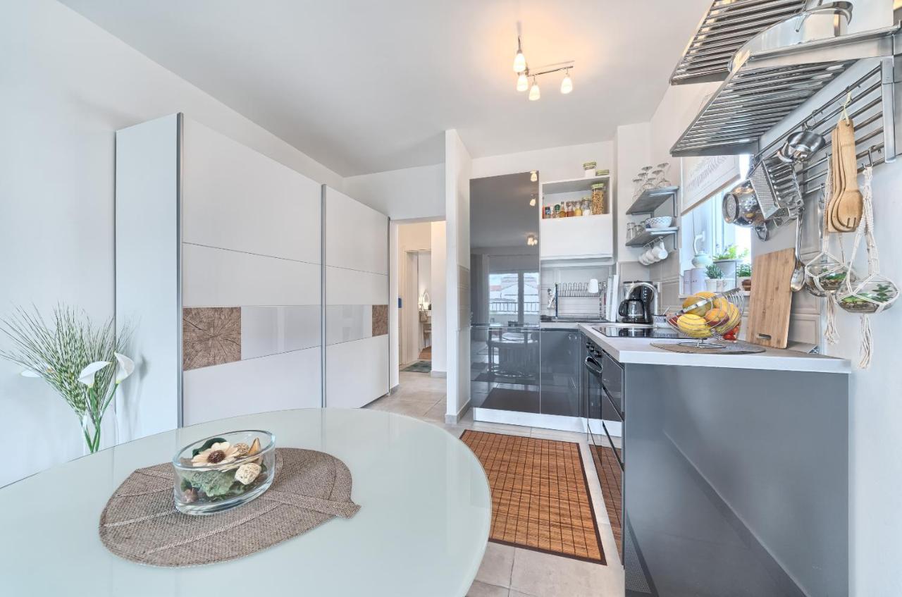 Modern Apartments With Sea View 150 Meters To Beach Каштела Экстерьер фото