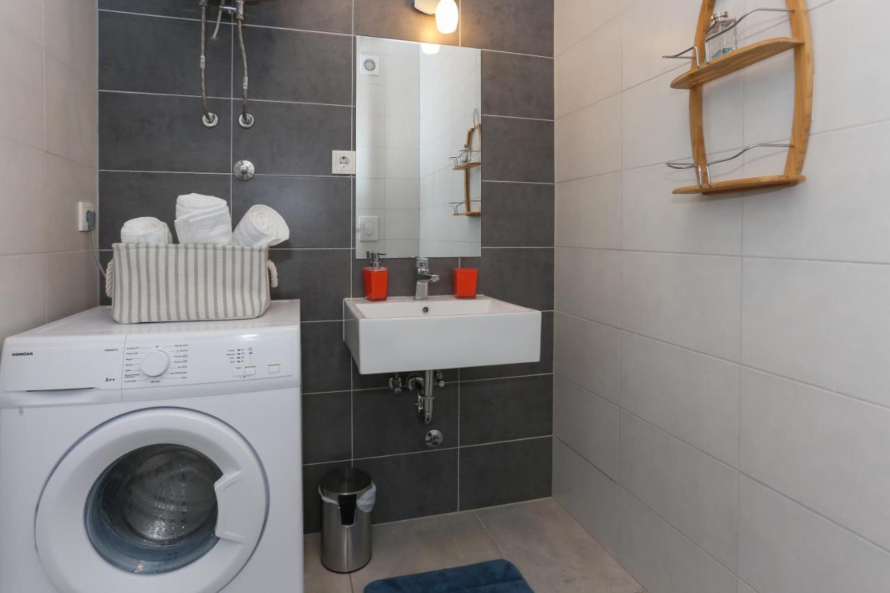 Modern Apartments With Sea View 150 Meters To Beach Каштела Экстерьер фото